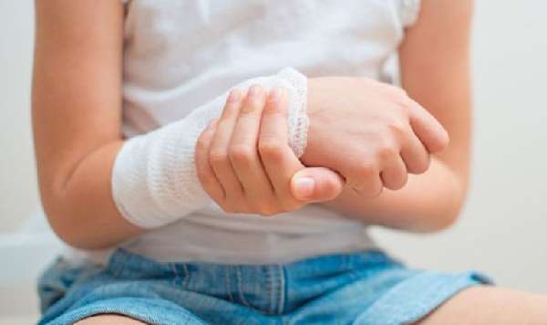 Компресс на руке Компресс на суставе