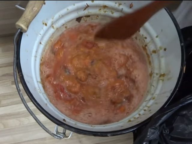 шкура в ведре