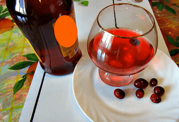 готовая-клюквенная-настойка Готовая клюквенная настойка