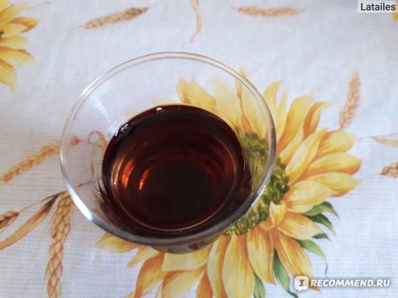 Цвет ликера темно-коричневый