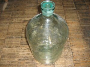 Бутыль со стеклянной пробкой