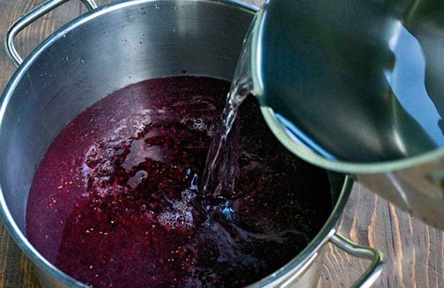 Приготовление браги для питья из варенья или сока