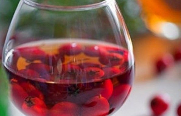 Самогон из боярышника – правильный рецепт браги и перегонка