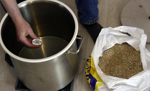 Самогон из хлеба (без дрожжей, солода, сахара) – рецепт браги