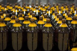 Пластиковые бутылки с пивом